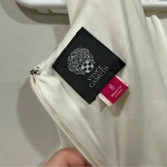 Vince Camuto Cream Sleeveless Cocktail
Dress Pleated Top and Sequin Skirt 8 - Picture 11 of 12